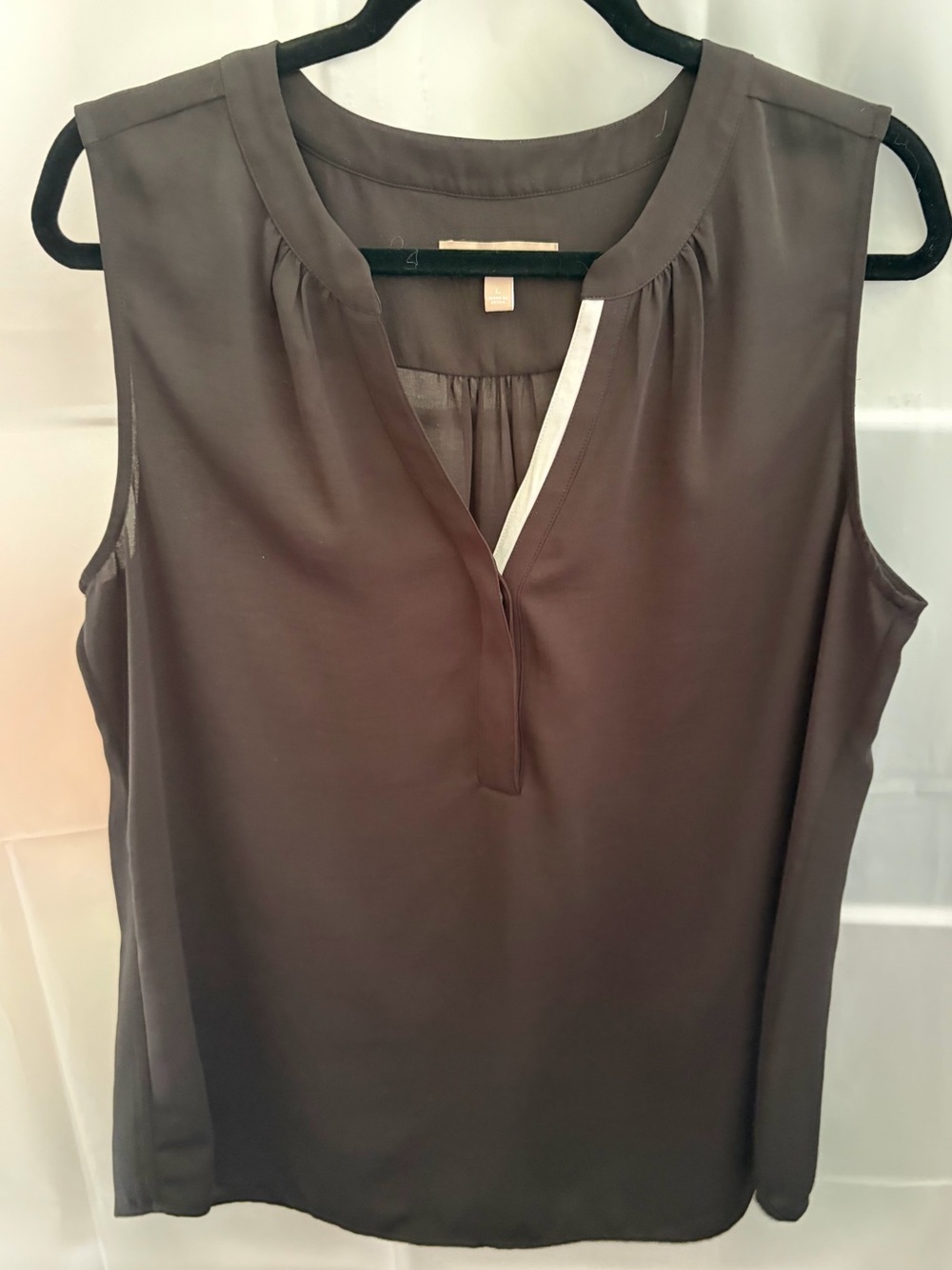 Banana Republic Sleeveless V-Neck Tank Top - Black